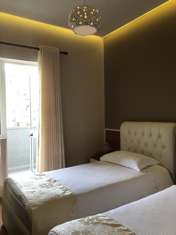 Hotel Palma Tirana Kültér fotó
