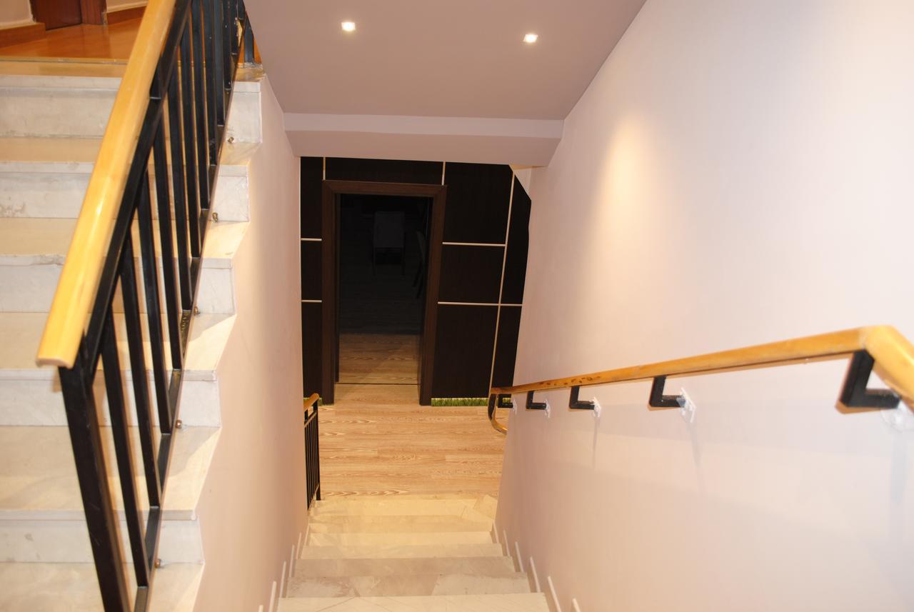 Hotel Palma Tirana Kültér fotó