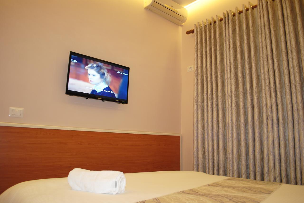 Hotel Palma Tirana Kültér fotó