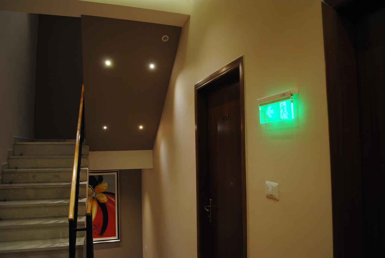 Hotel Palma Tirana Kültér fotó
