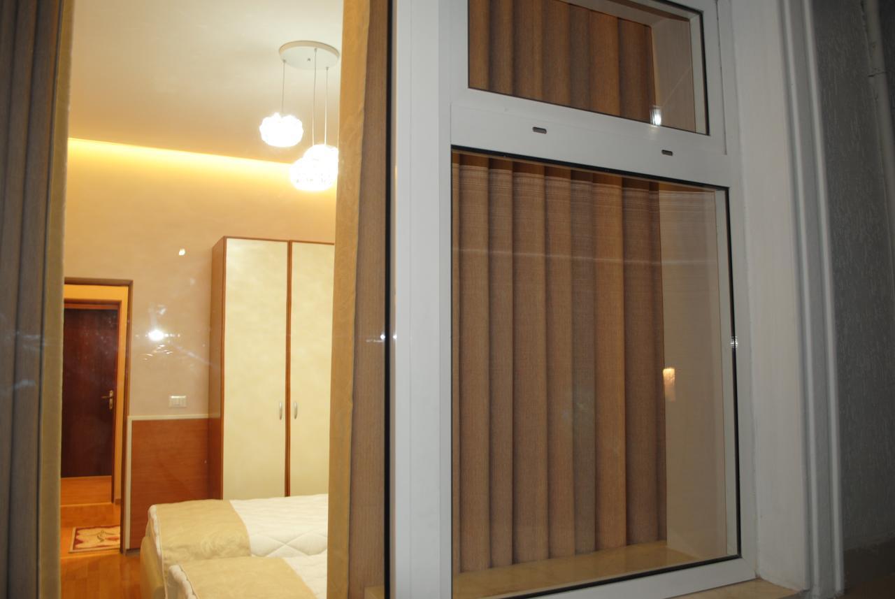 Hotel Palma Tirana Kültér fotó