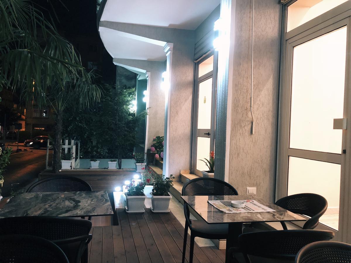 Hotel Palma Tirana Kültér fotó