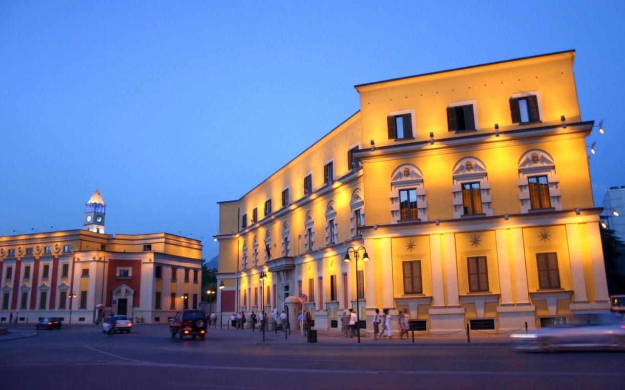 Hotel Palma Tirana Kültér fotó