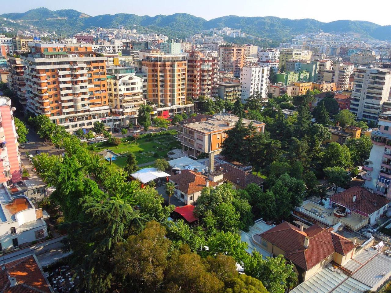 Hotel Palma Tirana Kültér fotó